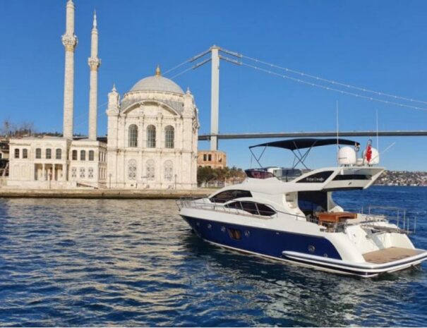 private-yacht-tour-125-900x600w